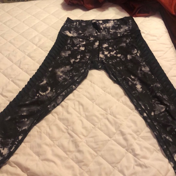 🍋 high waisted lulu leggings 🍋 - Picture 5 of 6